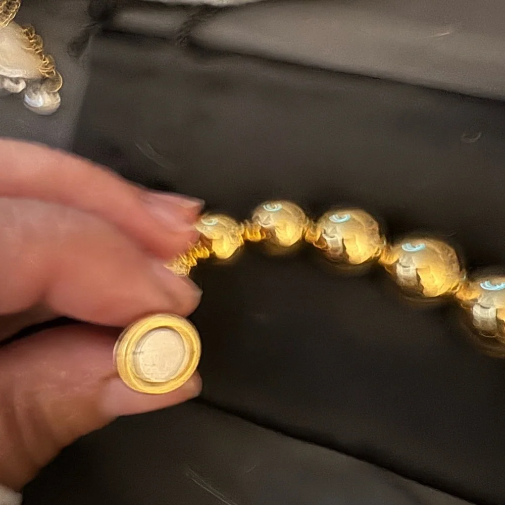 Gold Beaded Bracelet magnetic closure - Picture 2 of 3